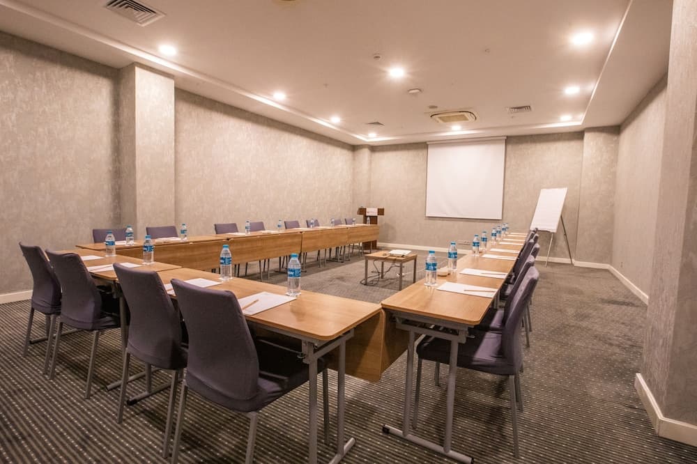 Ramada Encore by Wyndham İstanbul Kartal - Image 2