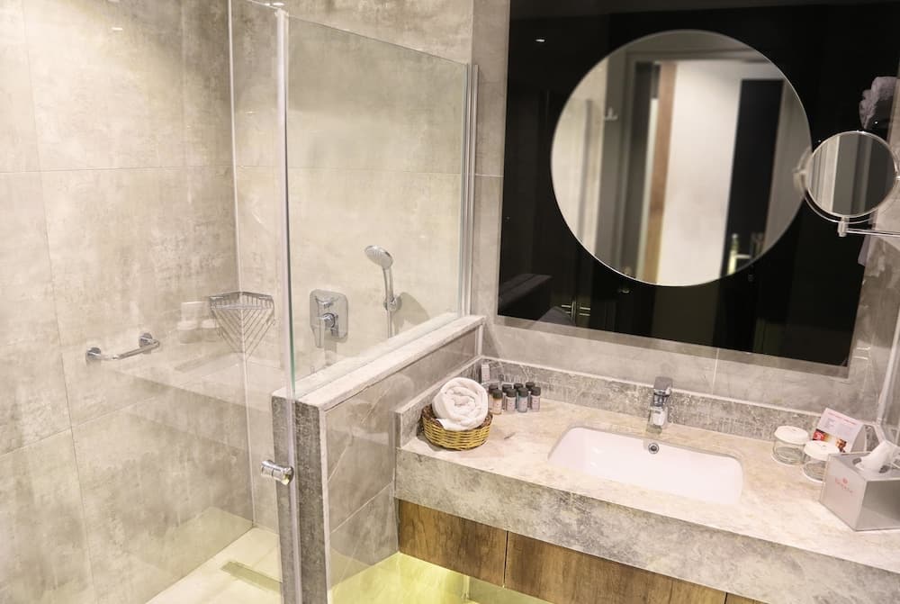 Ramada by Wyndham Mersin - Image 2