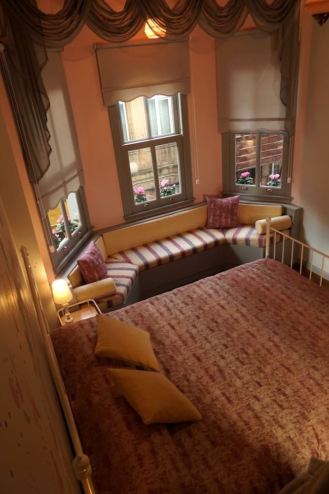 Tilas House No8 - Yurt - Image 2