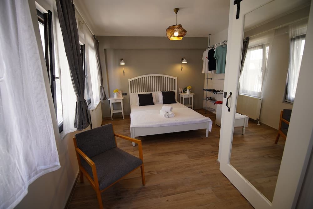 Achilles Bozcaada - Image 4