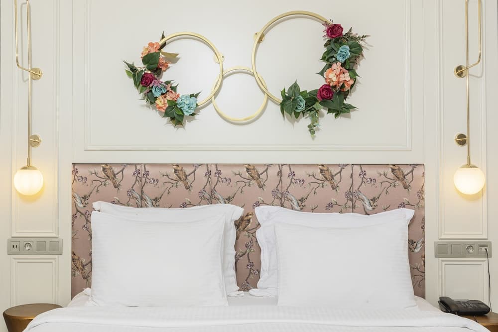 Ayramin Deluxe Hotel - Image 2