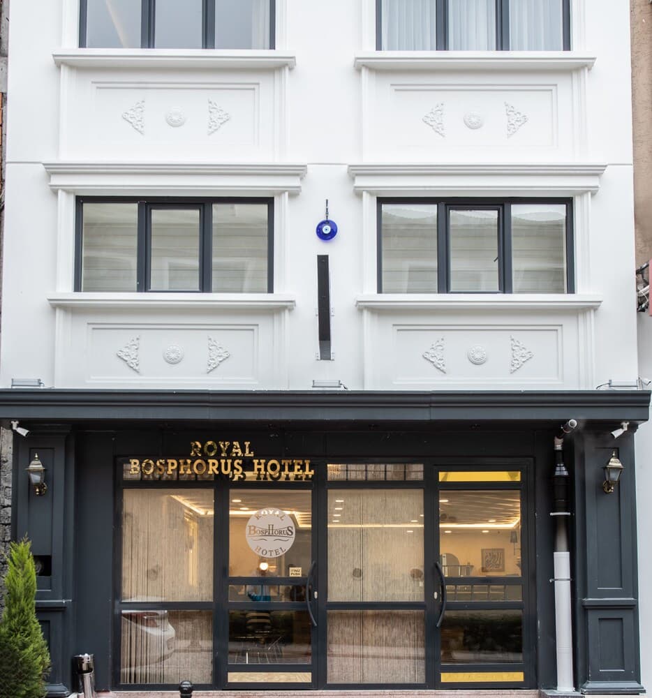 Royal Bosphorus Otel - Image 1