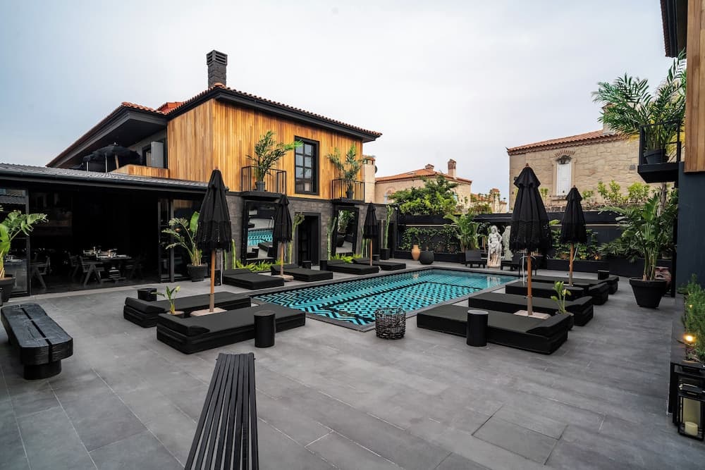 The Local House Alaçatı - Image 4