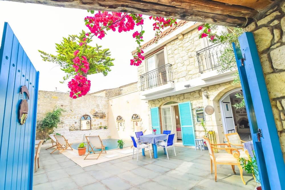 Alacati Asmalı Konak Hotel - Image 1