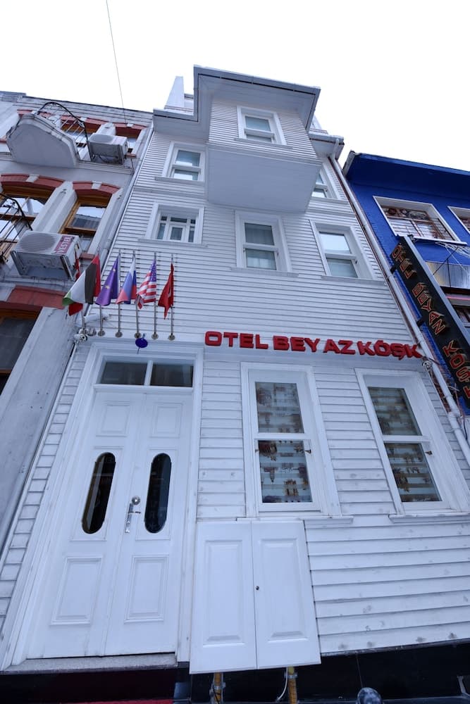 Beyaz Kosk Otel - Image 1