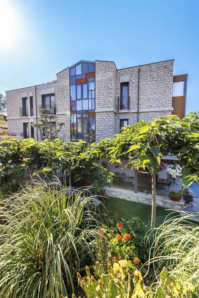 Yerli Otel Alacati - Image 1