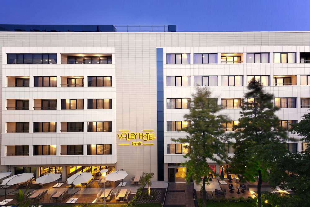 Volley Hotel İzmir - Image 1