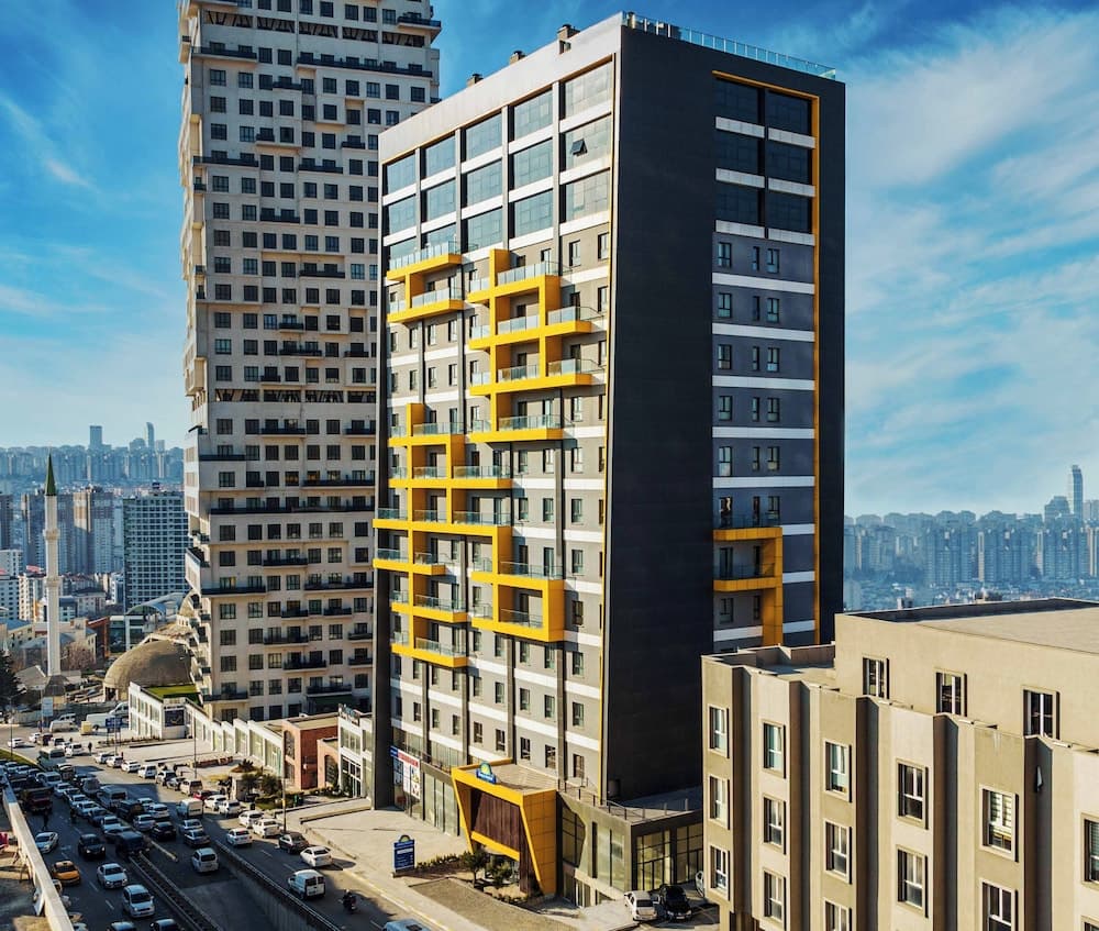 Days Inn & Suites by Wyndham İstanbul Esenyurt - Image 1