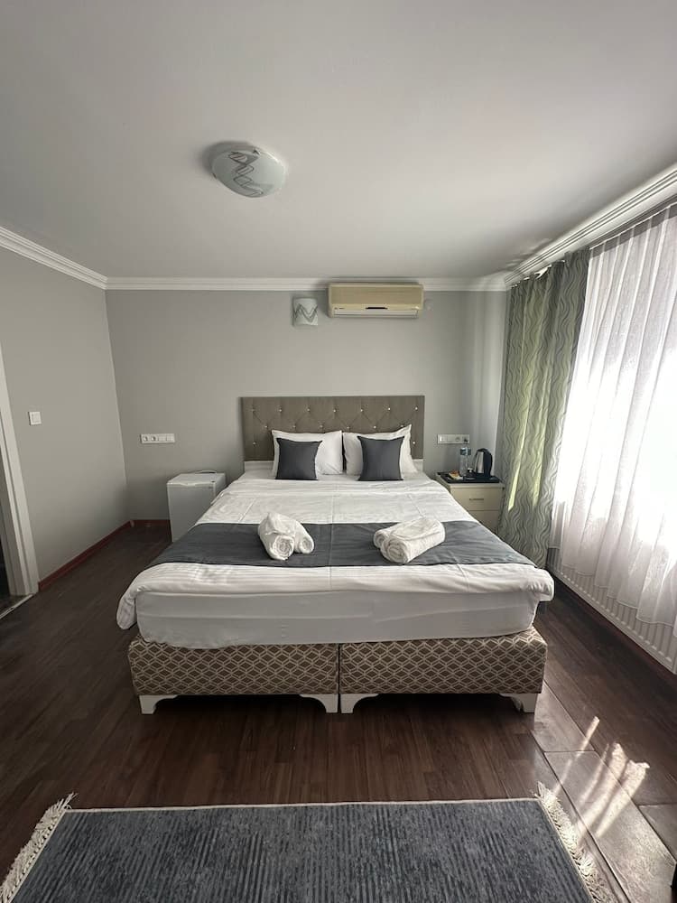 Rose Bouquets Otel - Image 3