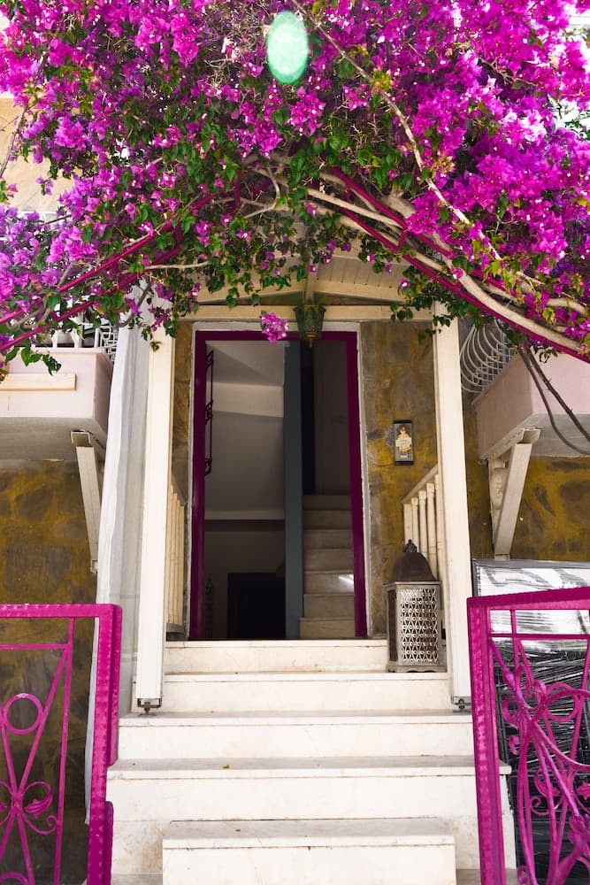 Smyrna Pansiyon - Image 1