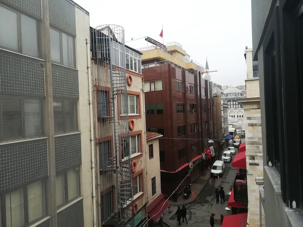 Nabu Hotel - Image 1