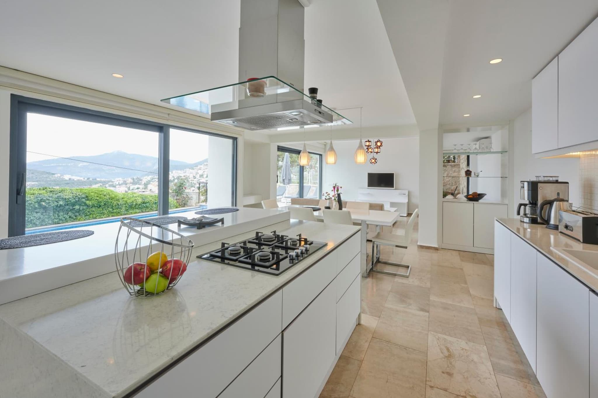 Luxus Villa Skyla mit 5 Schlafzimmern & Meer-Blick - Image 1