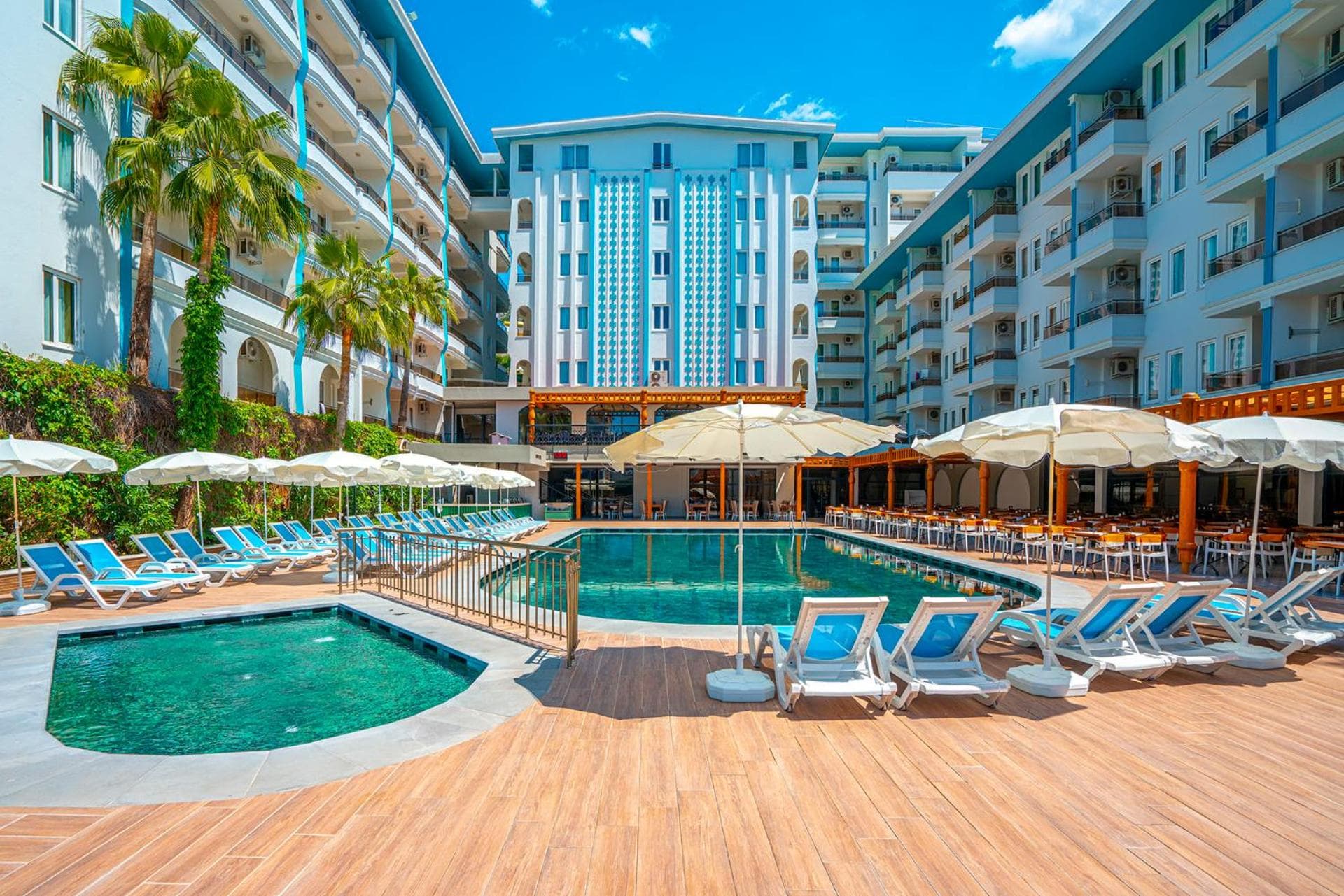 Blue Star Hotel - Image 1