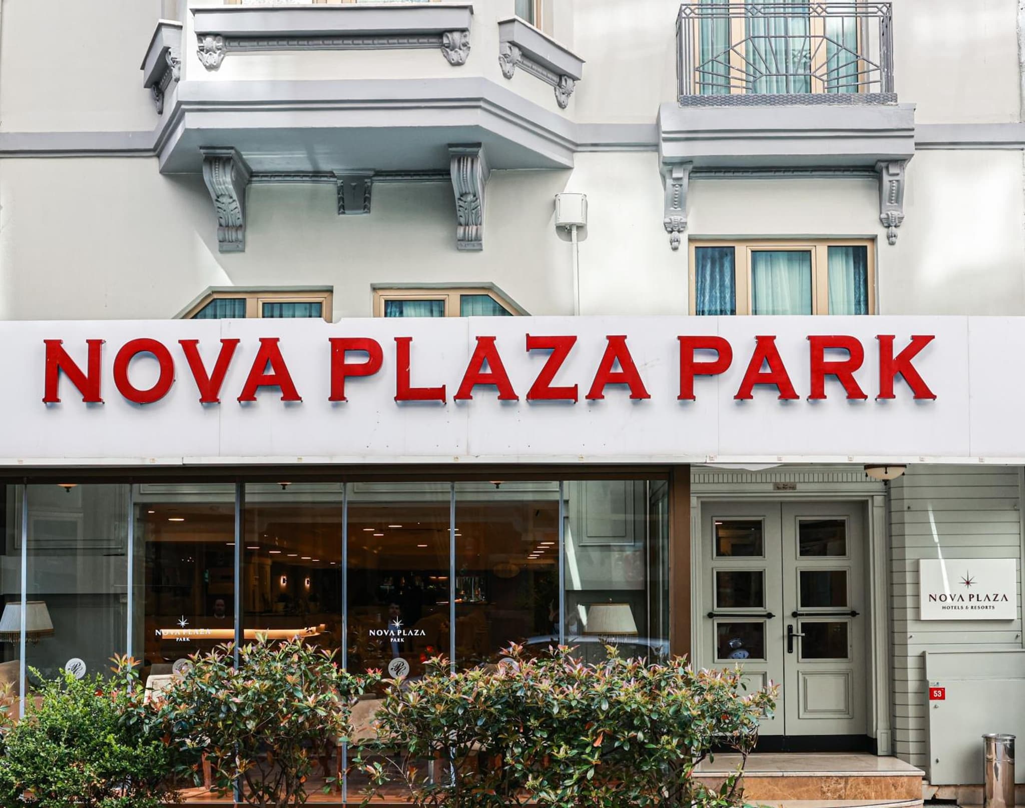 Nova Plaza Park Hotel - Image 1