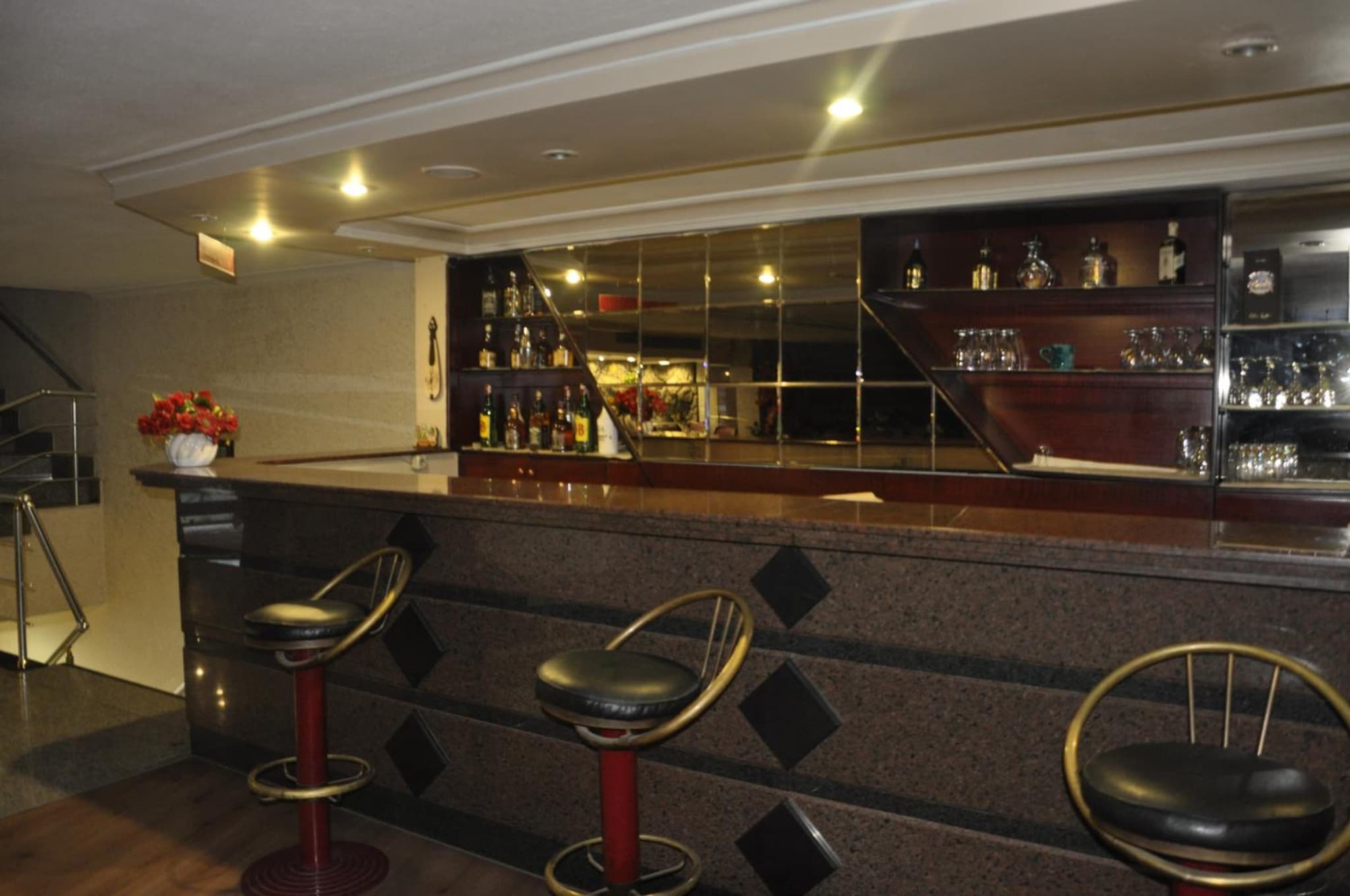 Kayalar Otel - Image 1