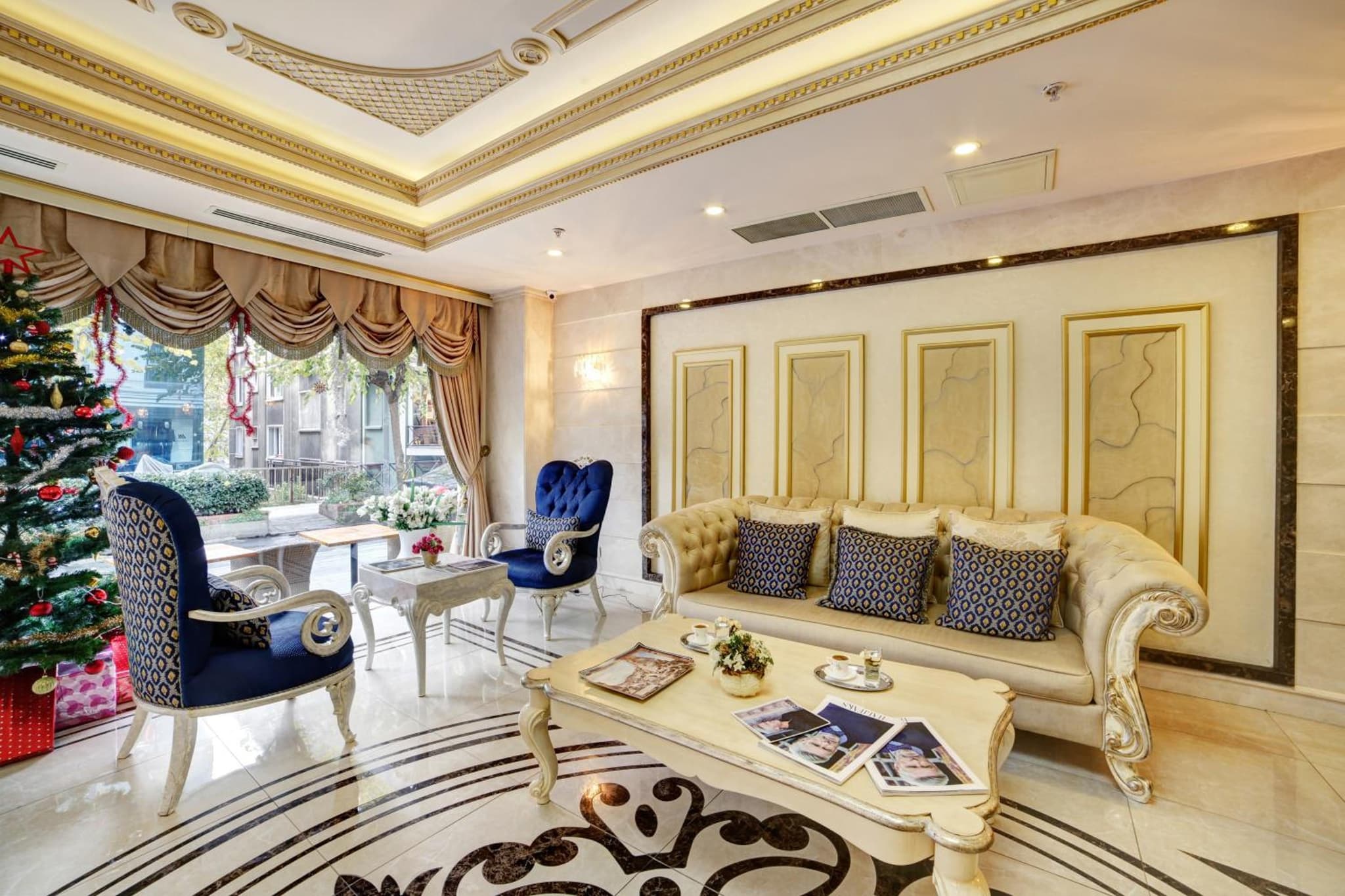 Halifaks Otel - Image 1