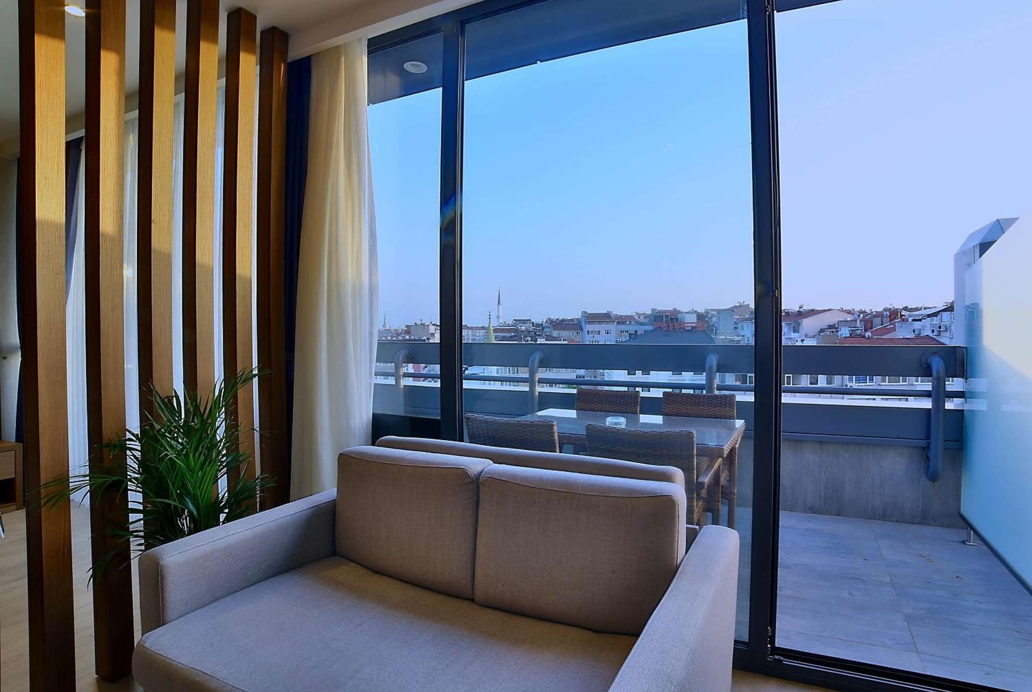 Ramada by Wyndham İstanbul Eski Şehir - Image 3