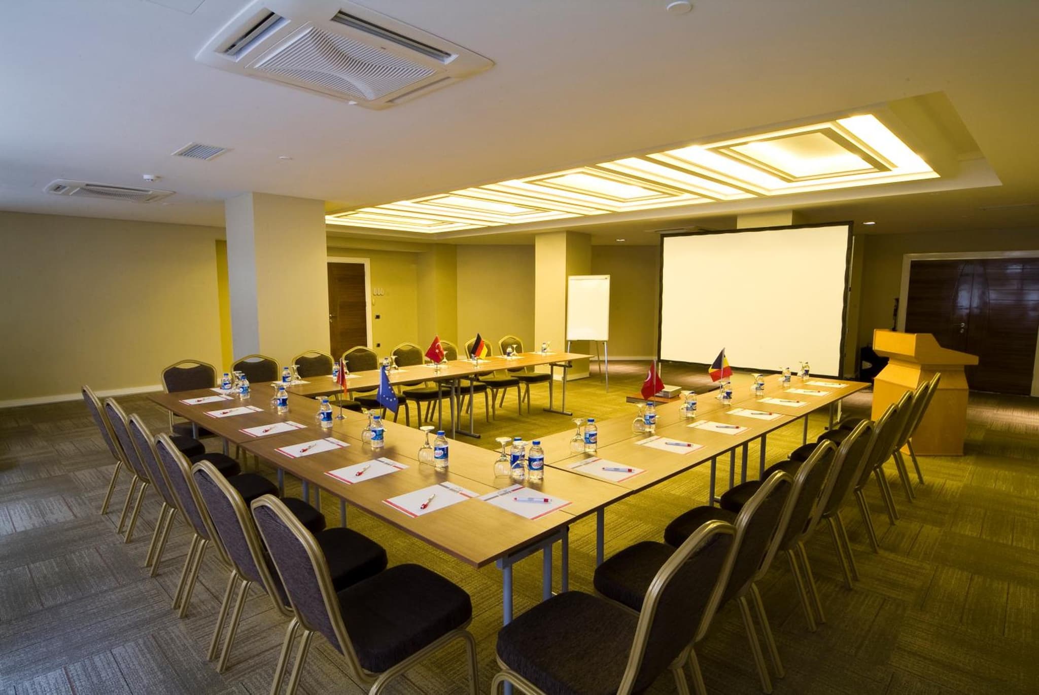 Innpera Hotel - Image 2