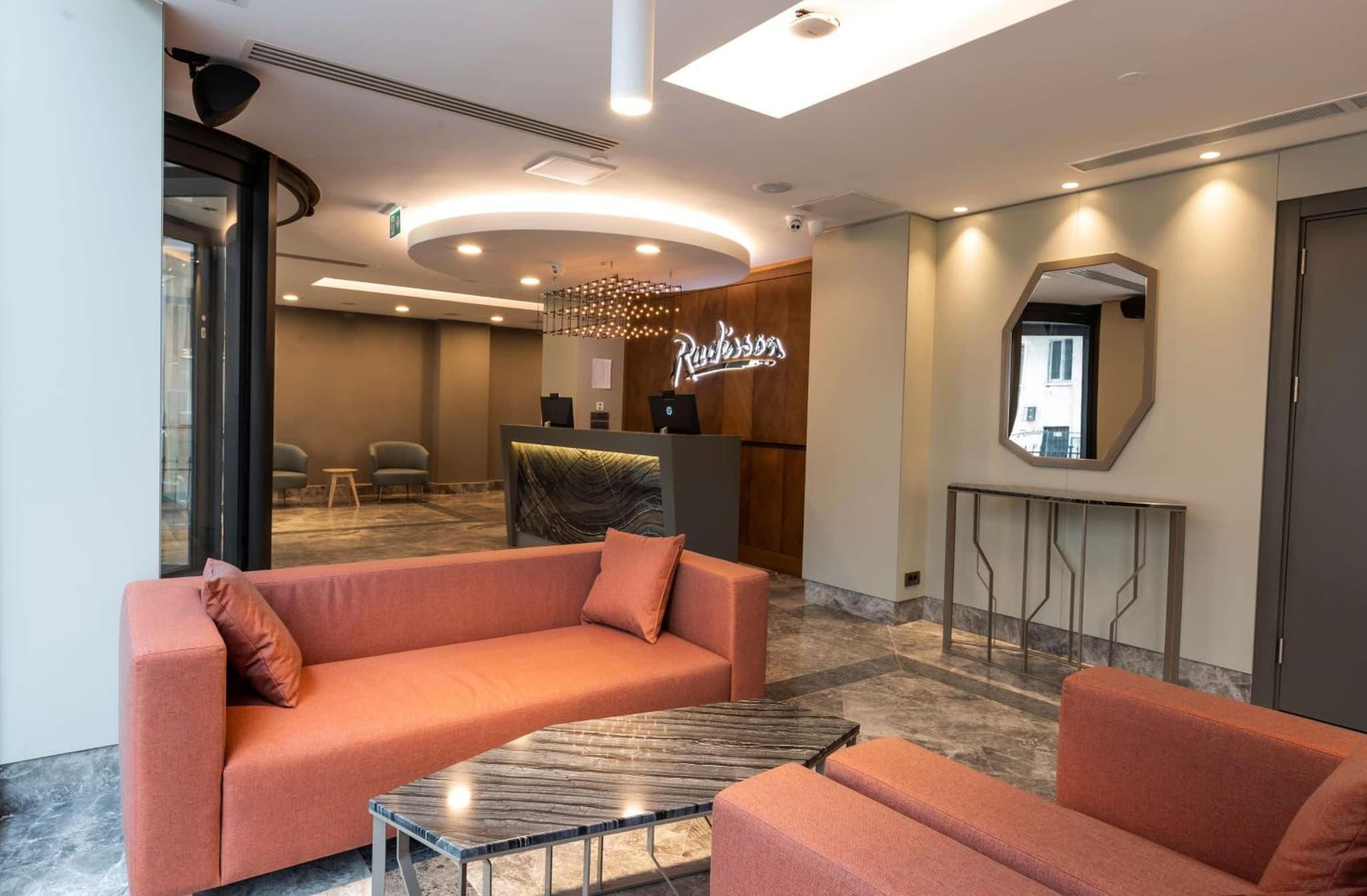 Radisson Otel İstanbul Harbiye - Image 2