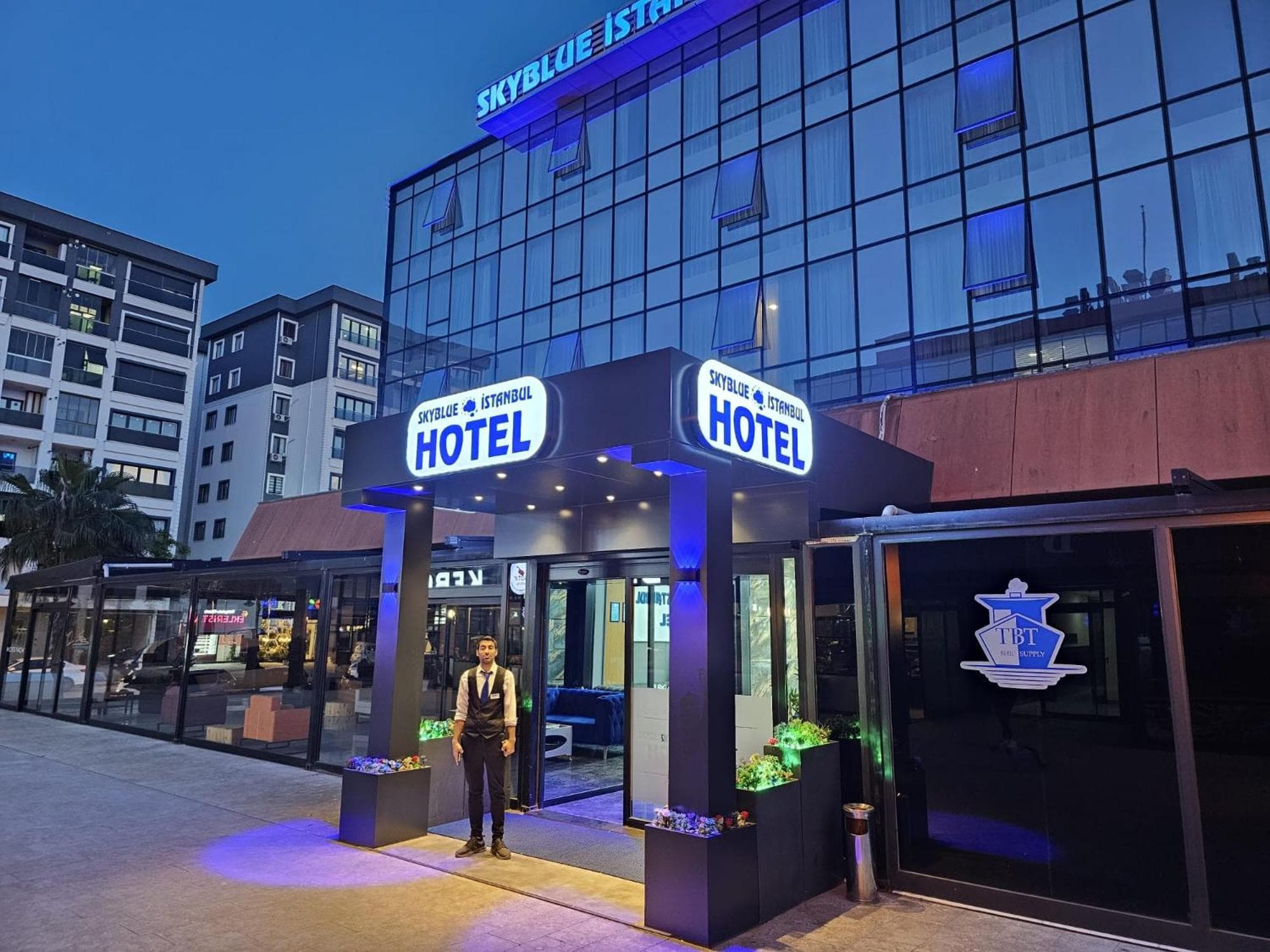 SKYBLUE İSTANBUL OTEL - Image 1
