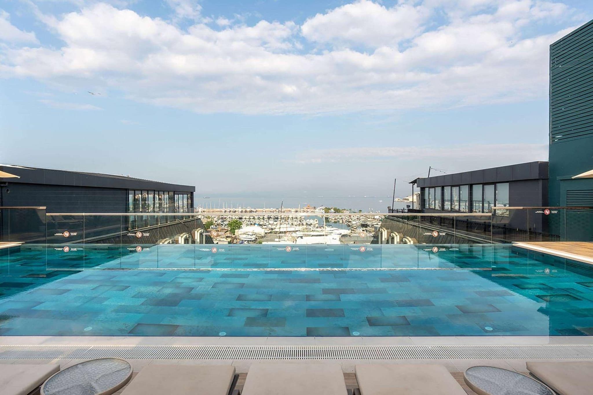 Wyndham Grand Istanbul Kalamış Marina Hotel - Image 3