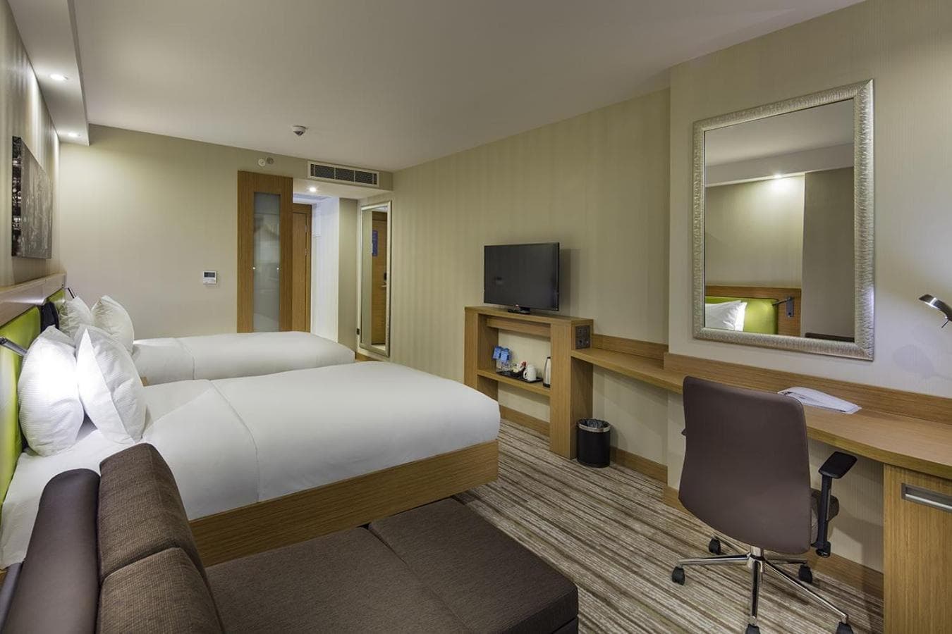 Hampton by Hilton İstanbul Ataköy - Image 1