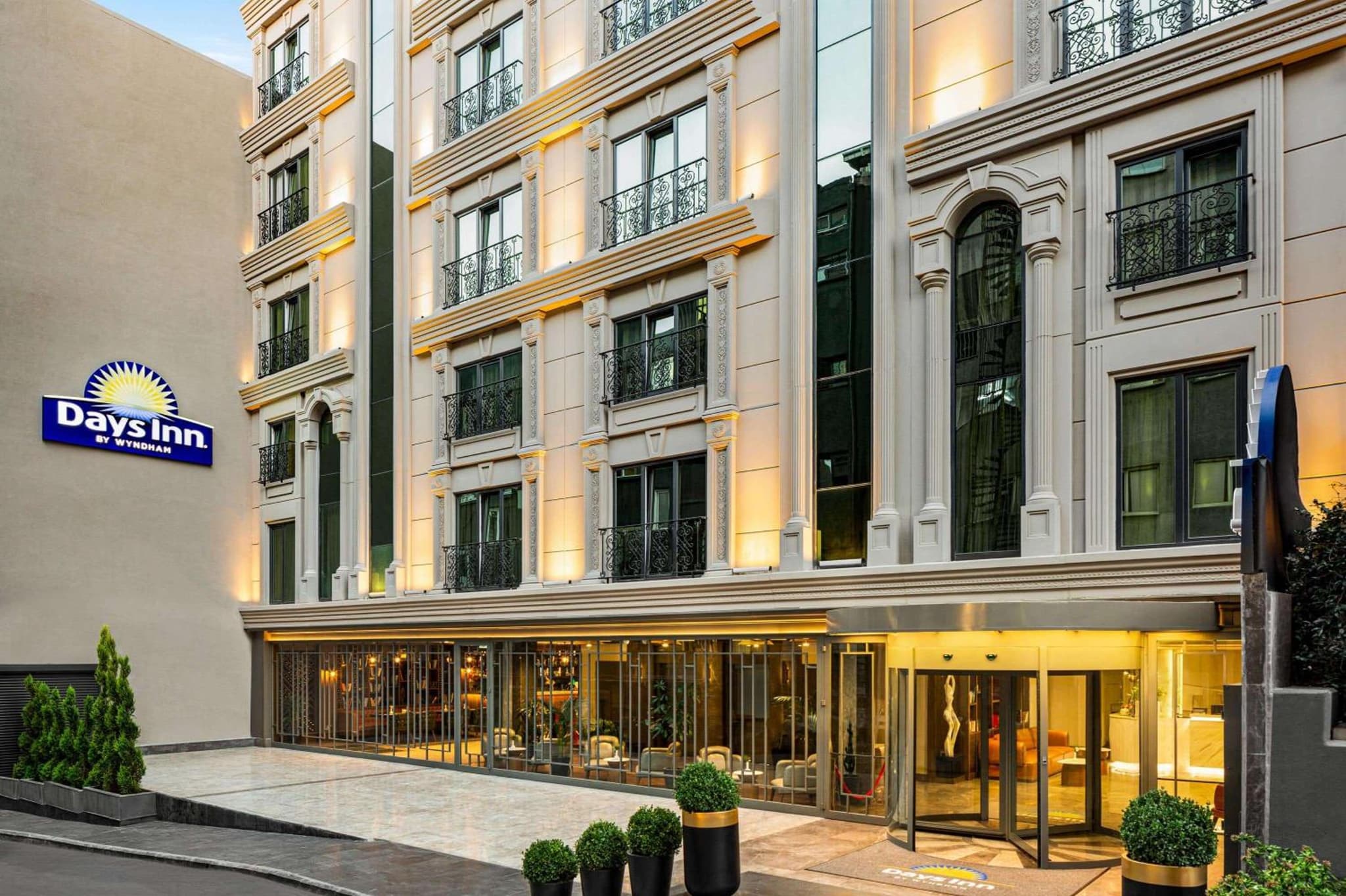 Days Inn by Wyndham İstanbul Bomonti - Image 1
