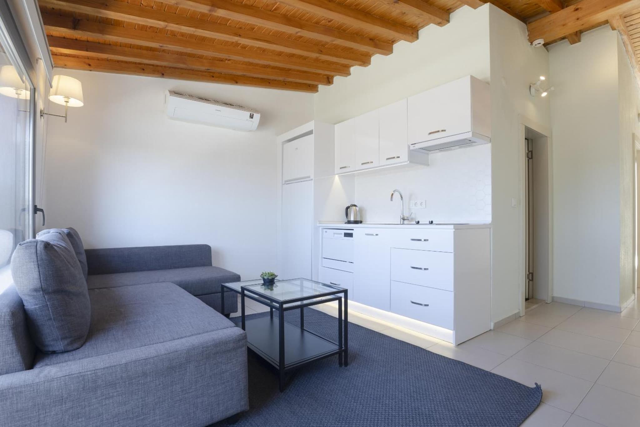 AEGEAN Apartments - Marina & Chios Island View - Image 2