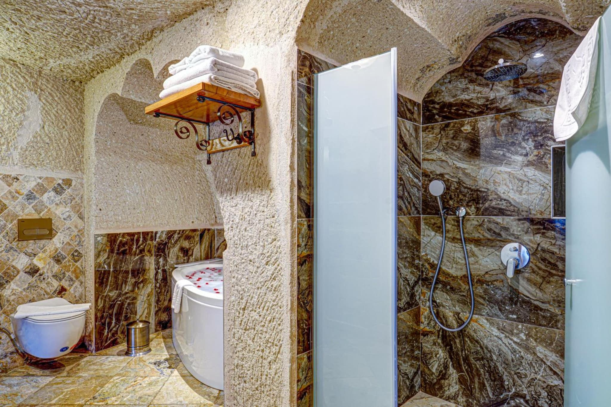 Aren Cave Hotel And Art Gallery - Image 2