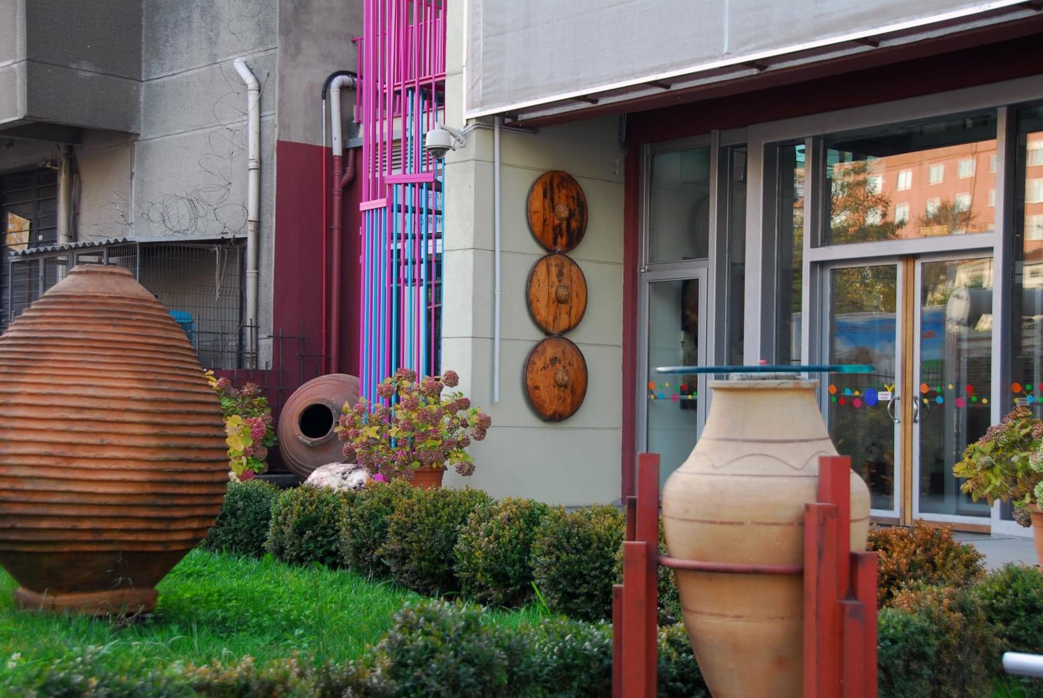 Han Hotel - Image 1