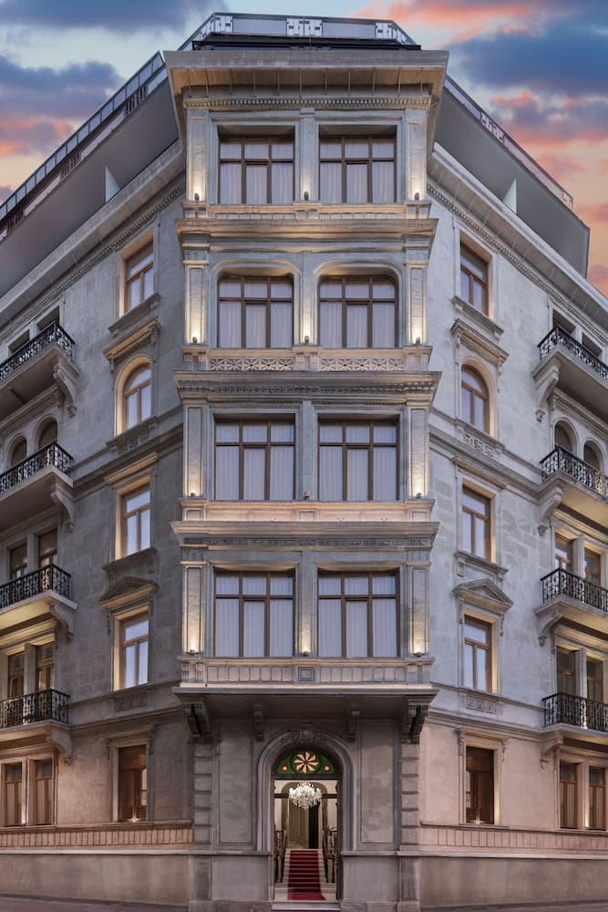 AKKA Lush Otel Taksim - Image 1