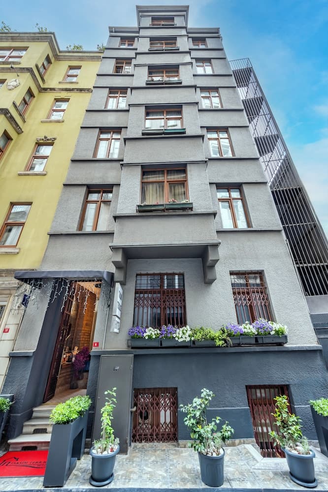 Taksim Terrapia Hotel - Image 1
