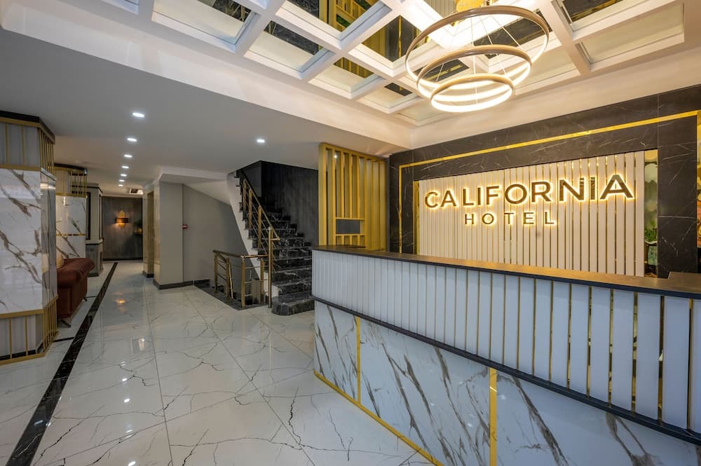 California Otel - Image 4