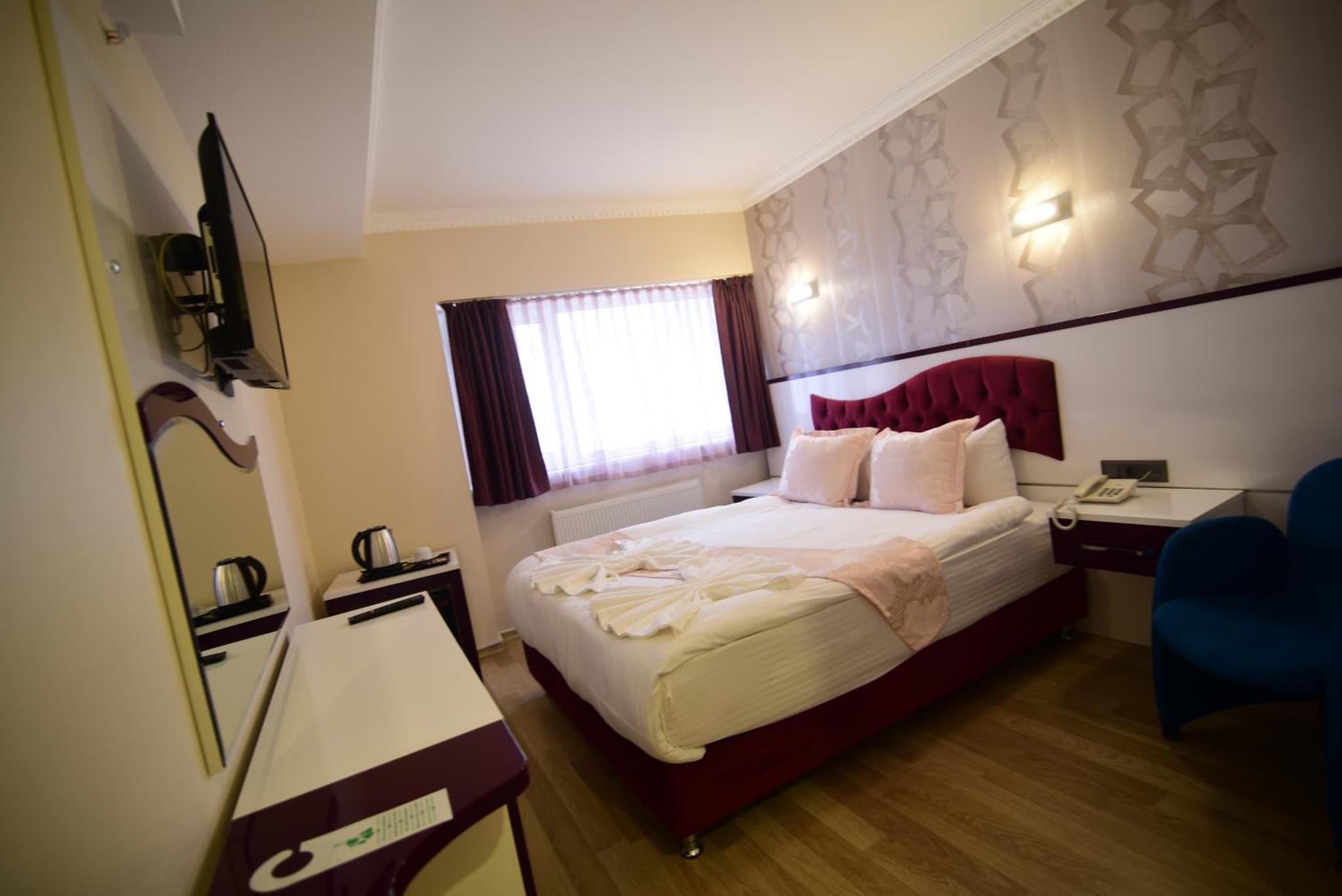 Özdemir Palas - Image 1