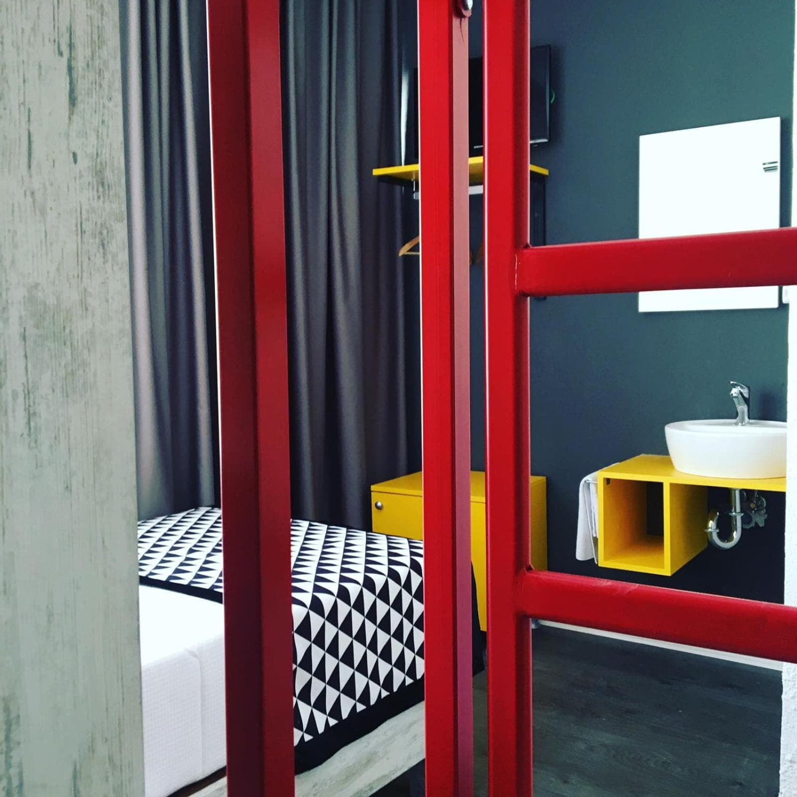 Piano Hotel - Image 3