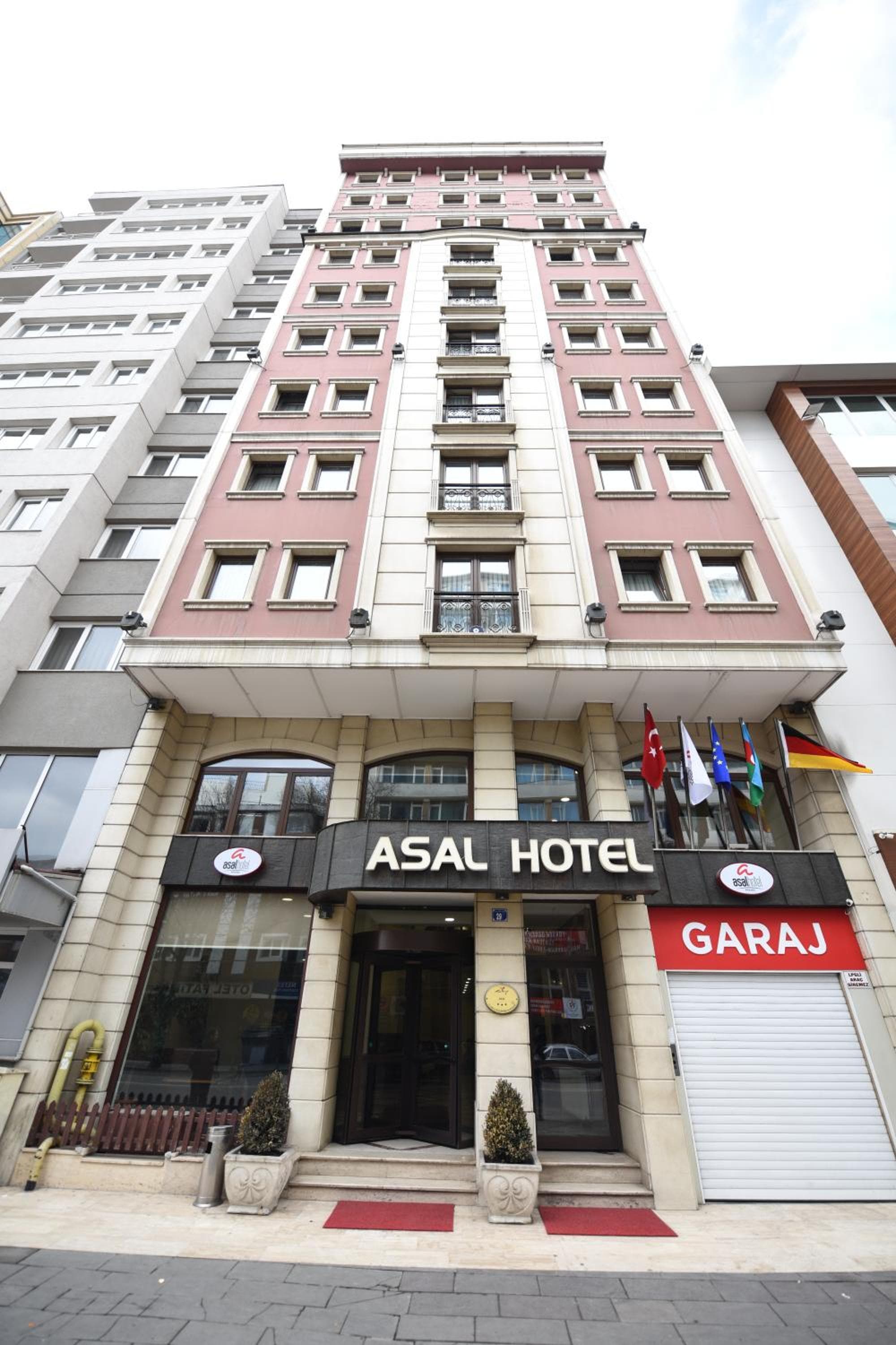 Asal Hotel - Image 1