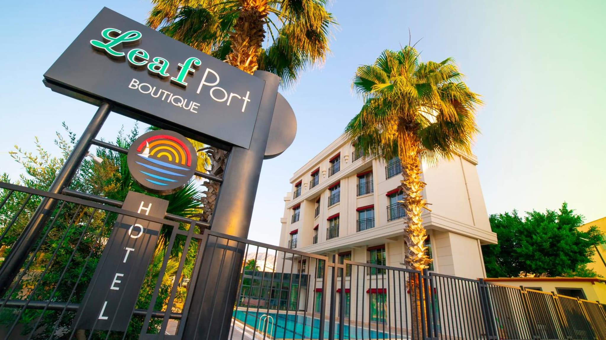 Leaf Port Hotel - Image 1