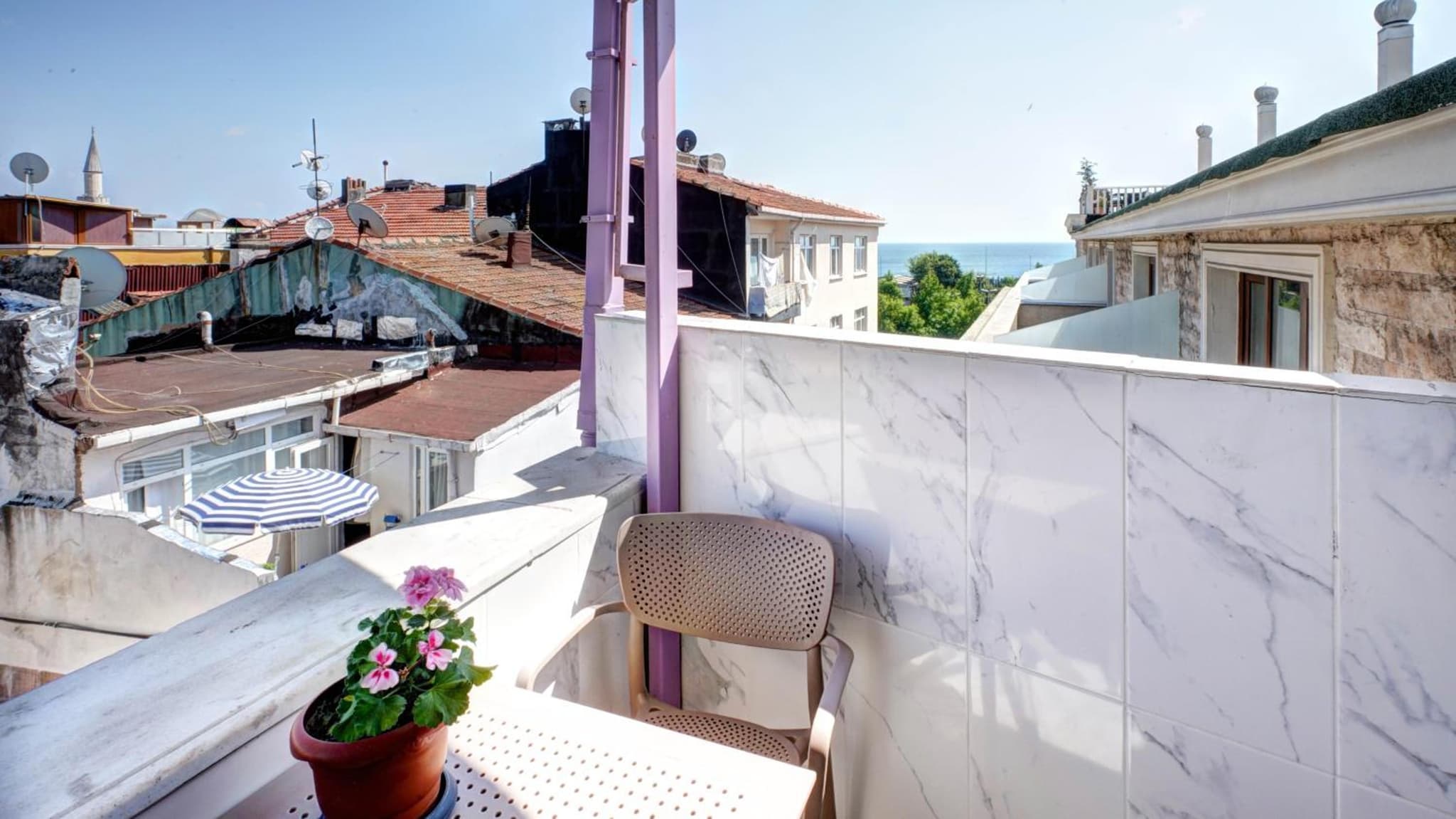 SEVEN ROSES APART OTEL - Image 2