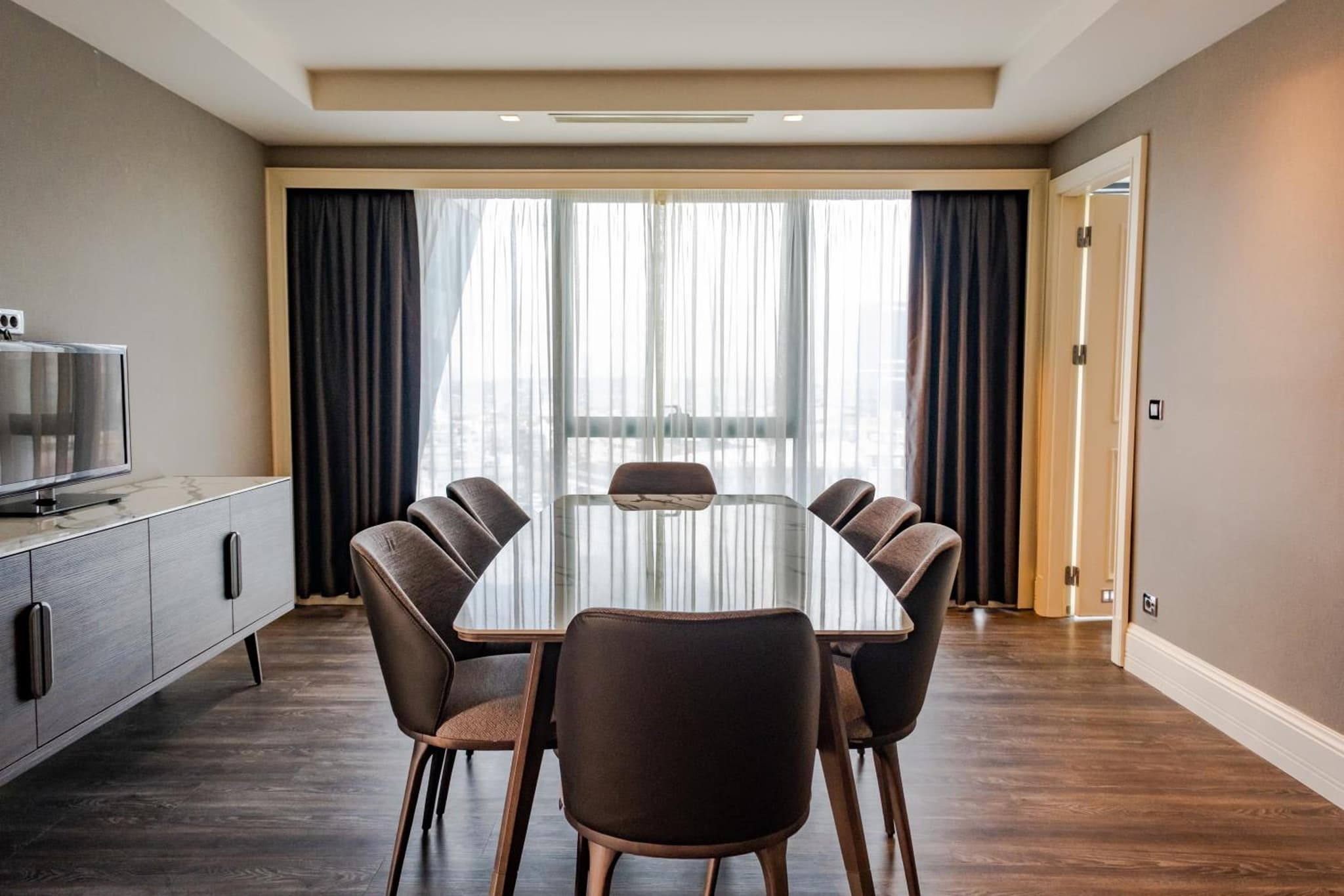 Windsor Hotel & Convention Center Istanbul - Image 2