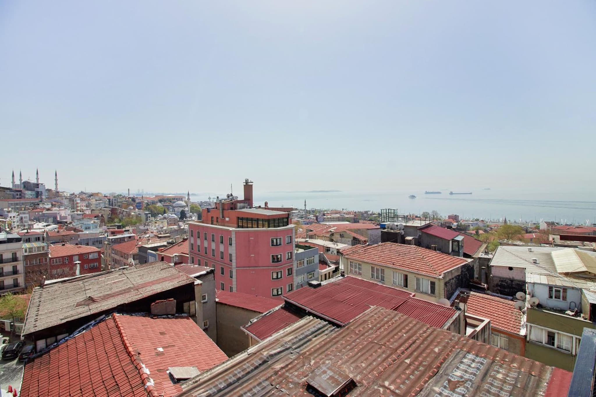 Armar Hotel - Image 1