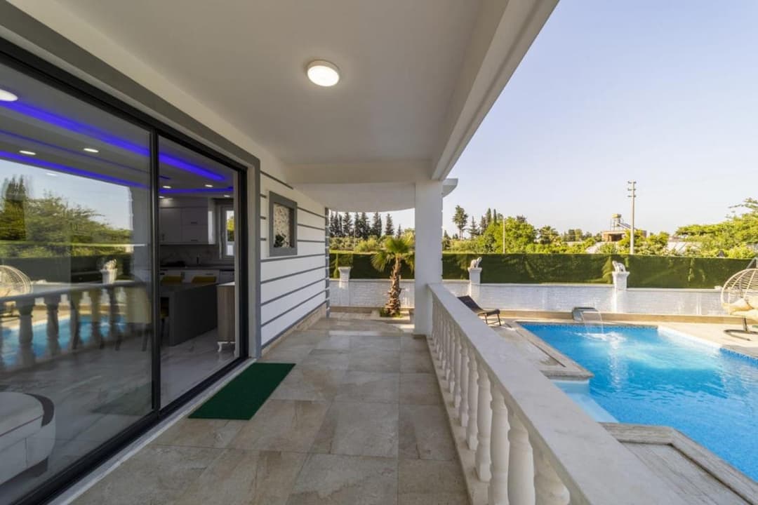 Marvelous Villa with Private Pool in Muratpasa fotoğrafı