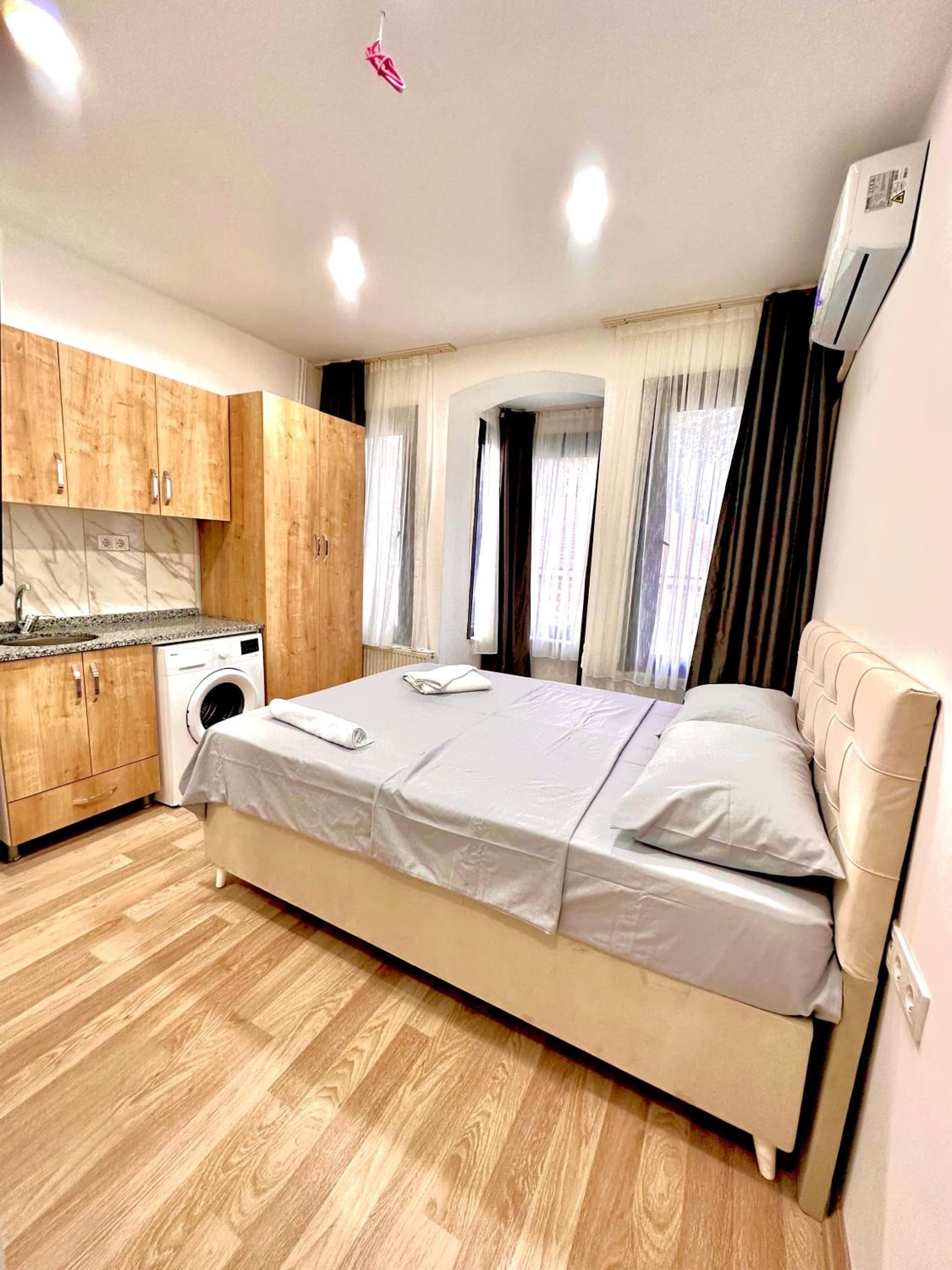 Alaca Suit - Image 3