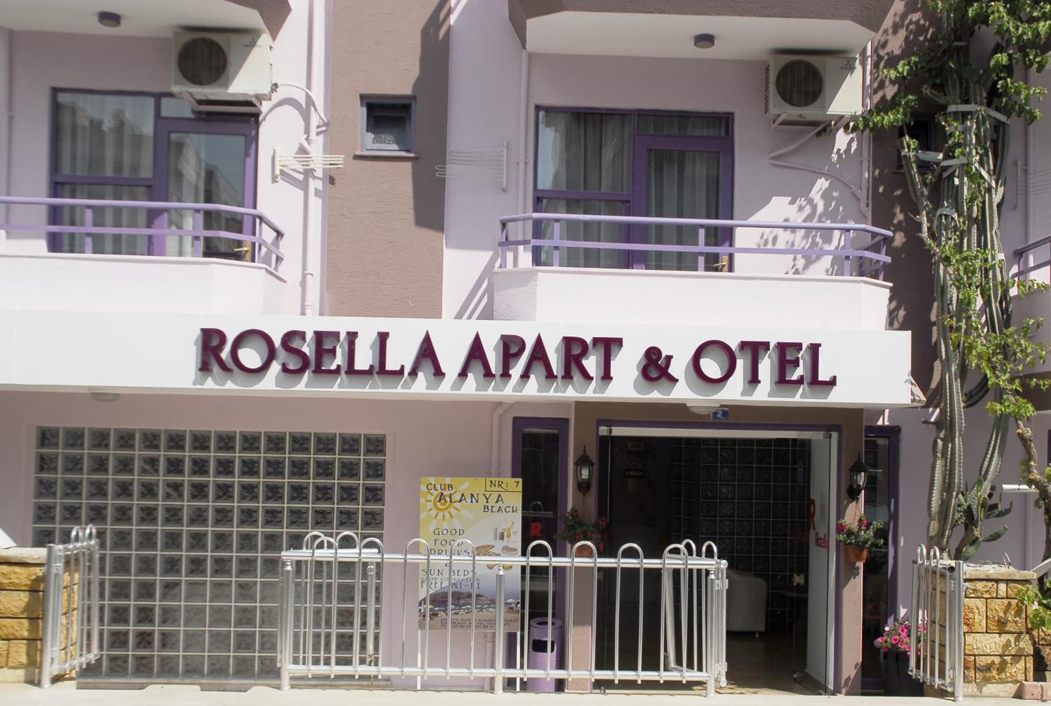 Rosella Hotel - Image 4