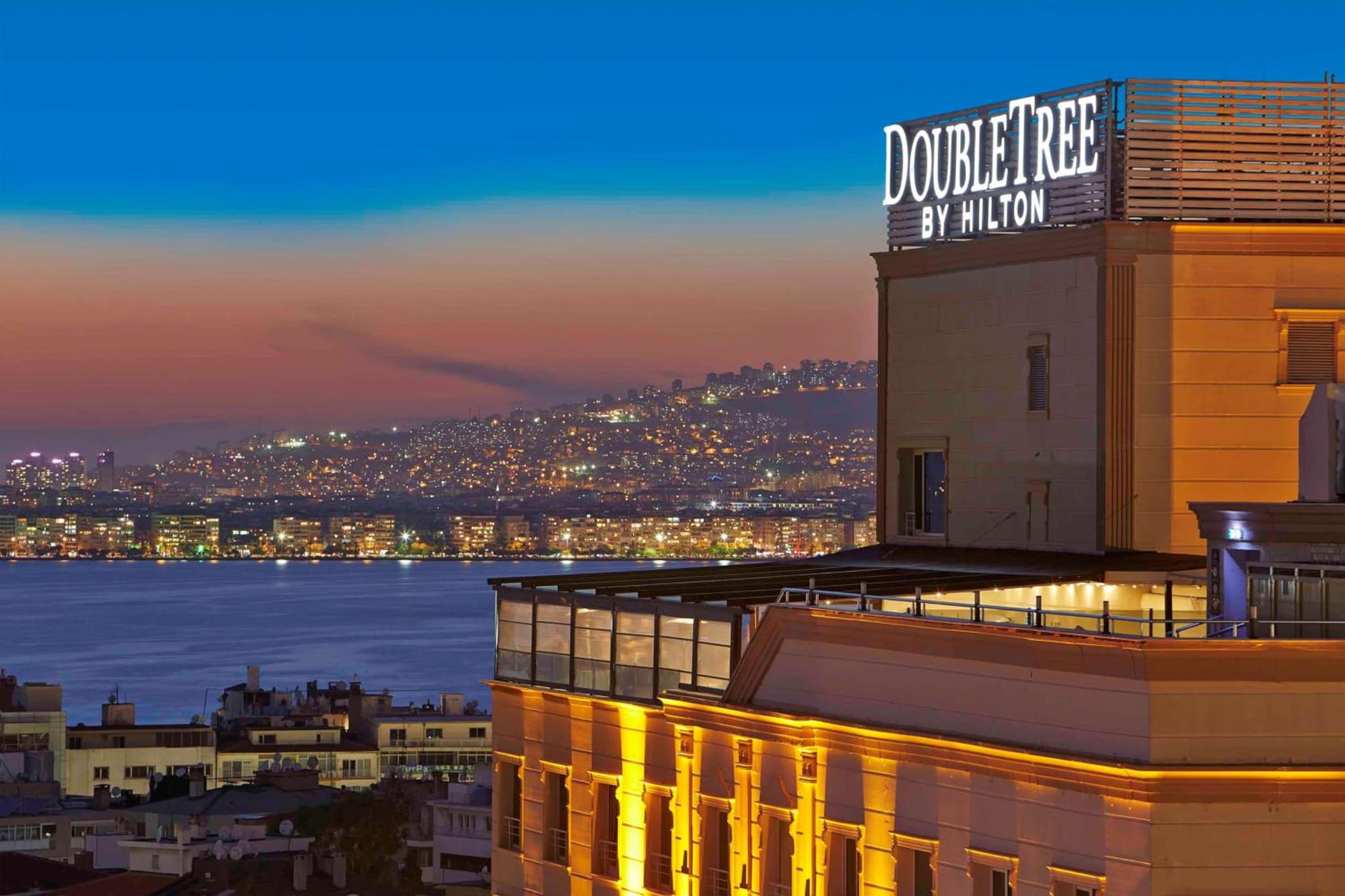DoubleTree by Hilton Izmir - Alsancak - Image 1