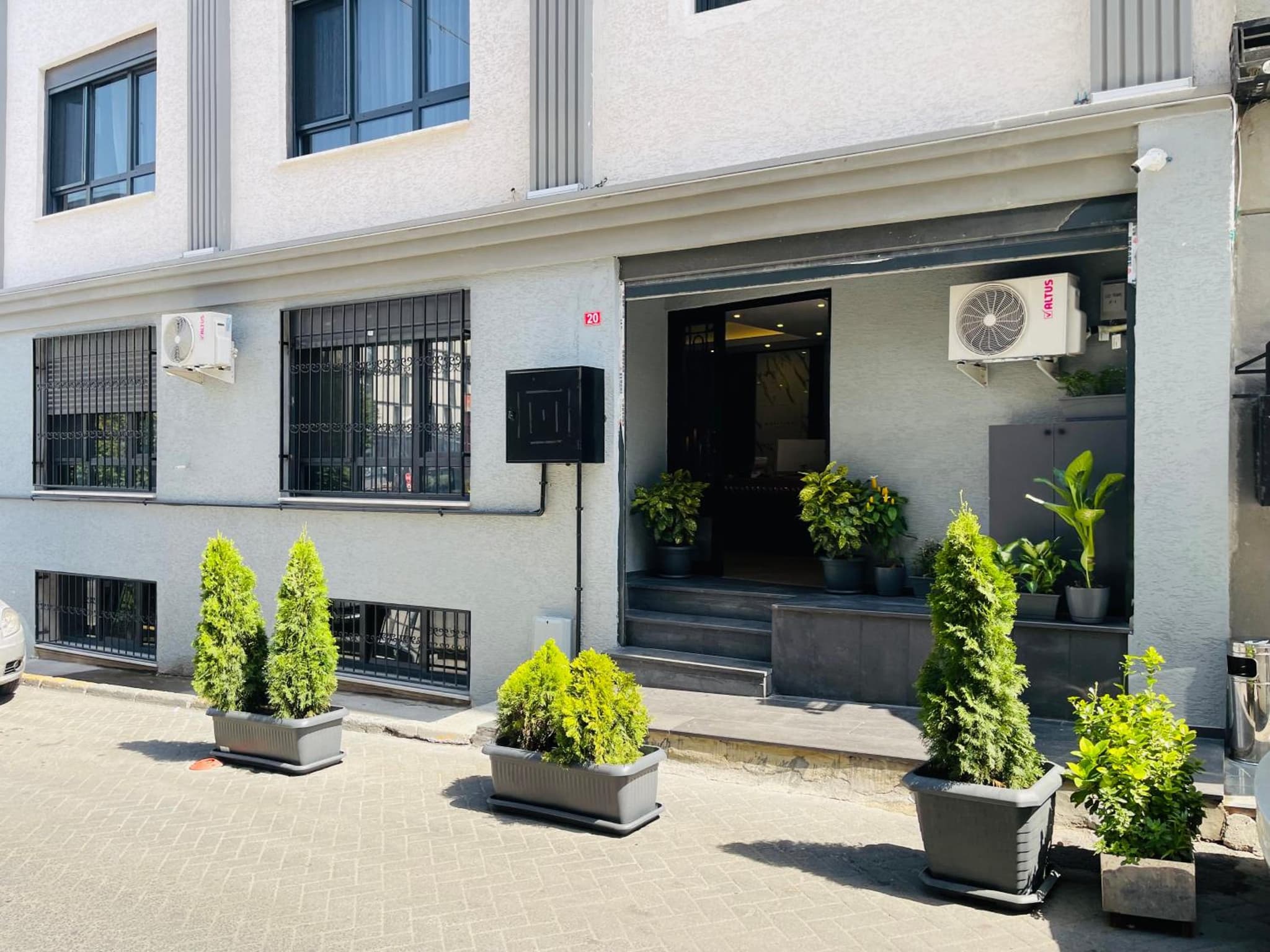 Meridiani Taksim Otel - Image 1