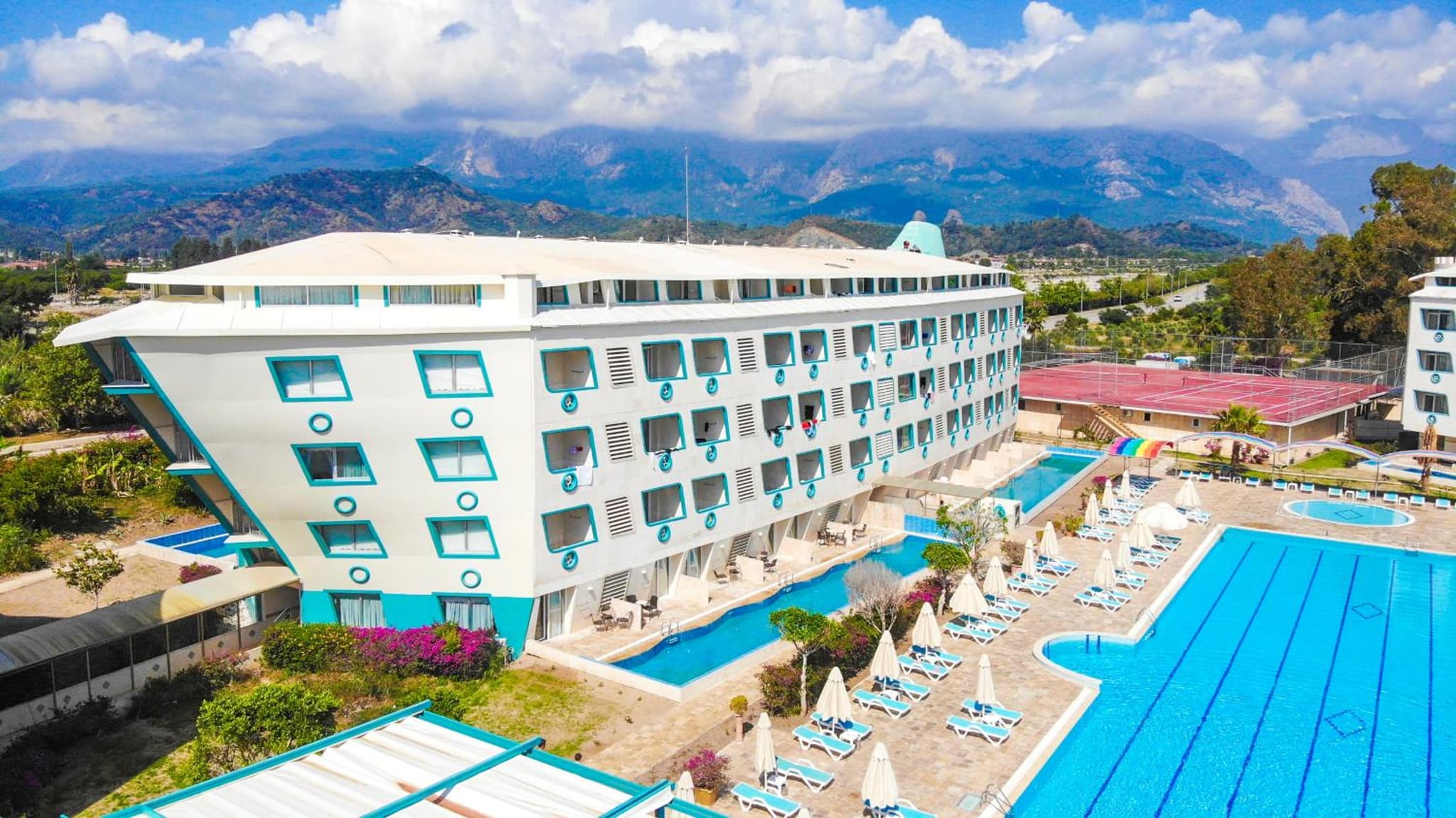 Daima Biz Otel - Dolusu Aquapark Erişimi - Image 1