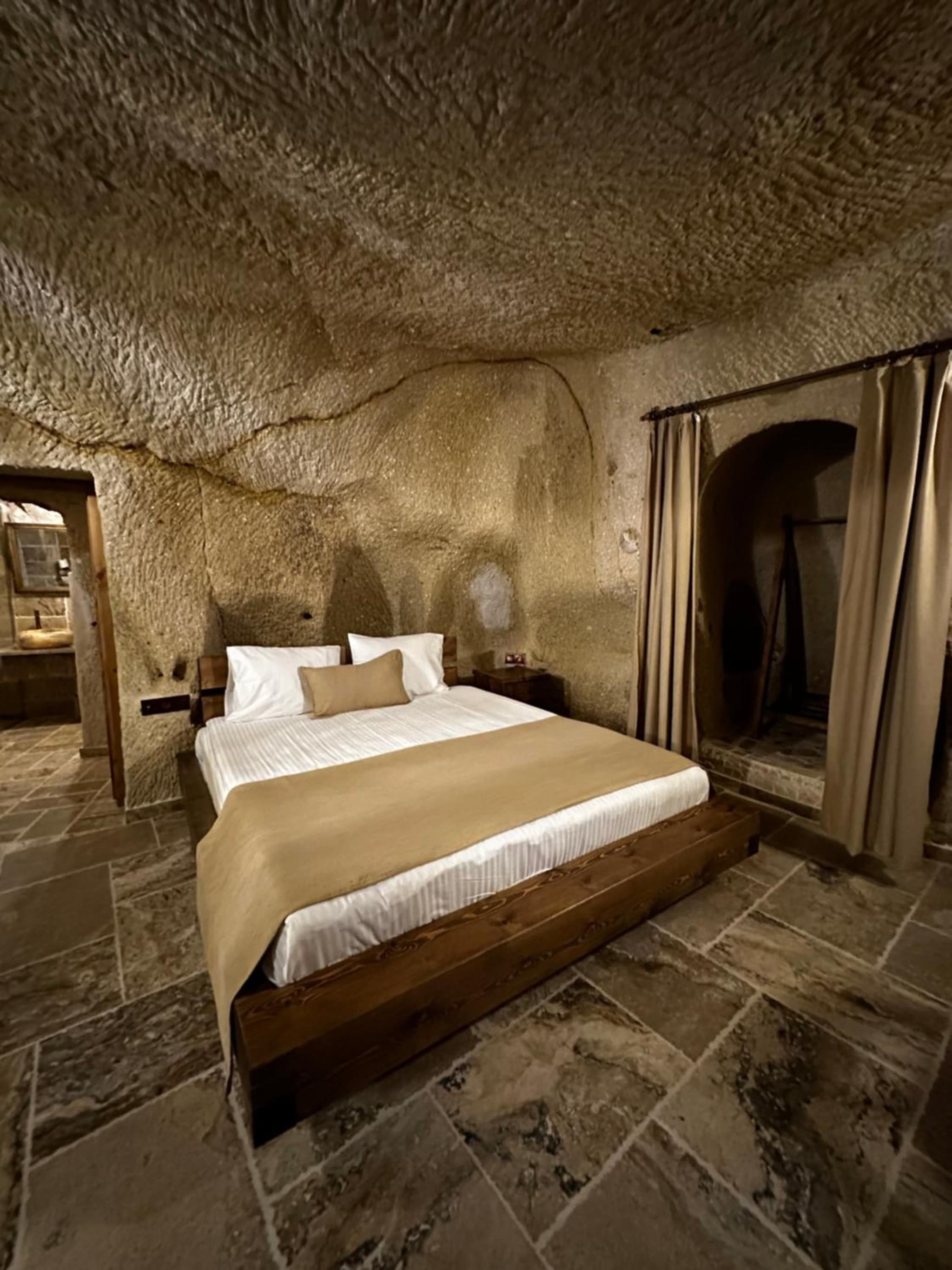 Noah's Ark Cave Hotel - Image 2