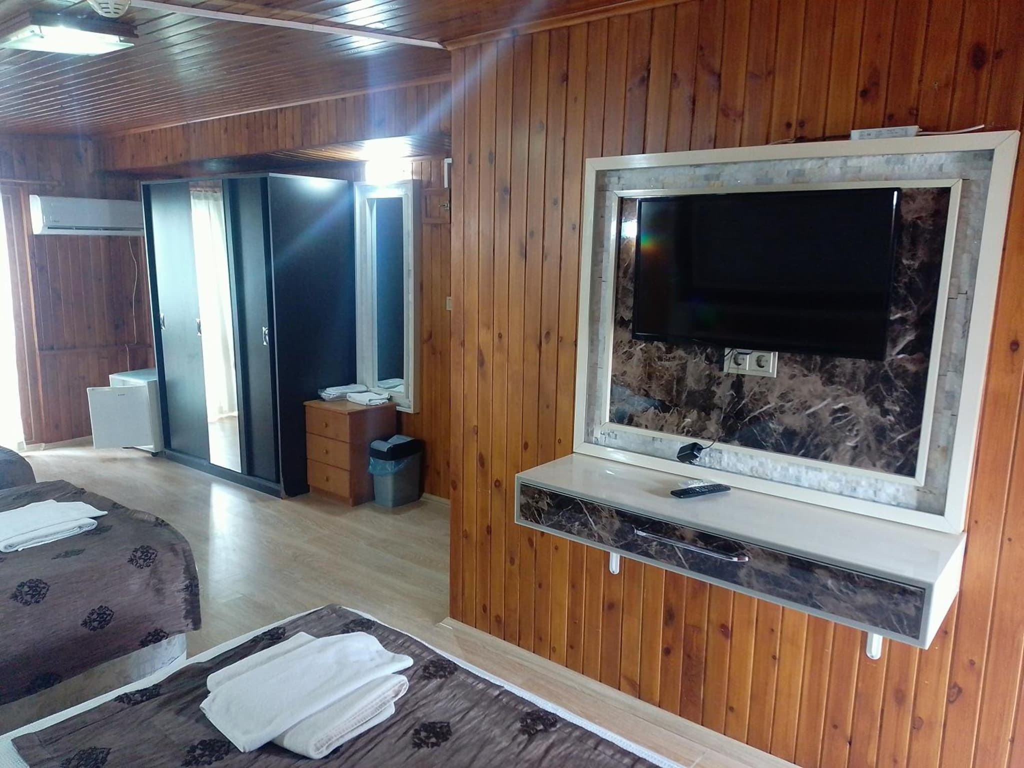 Behram Hotel - Image 4