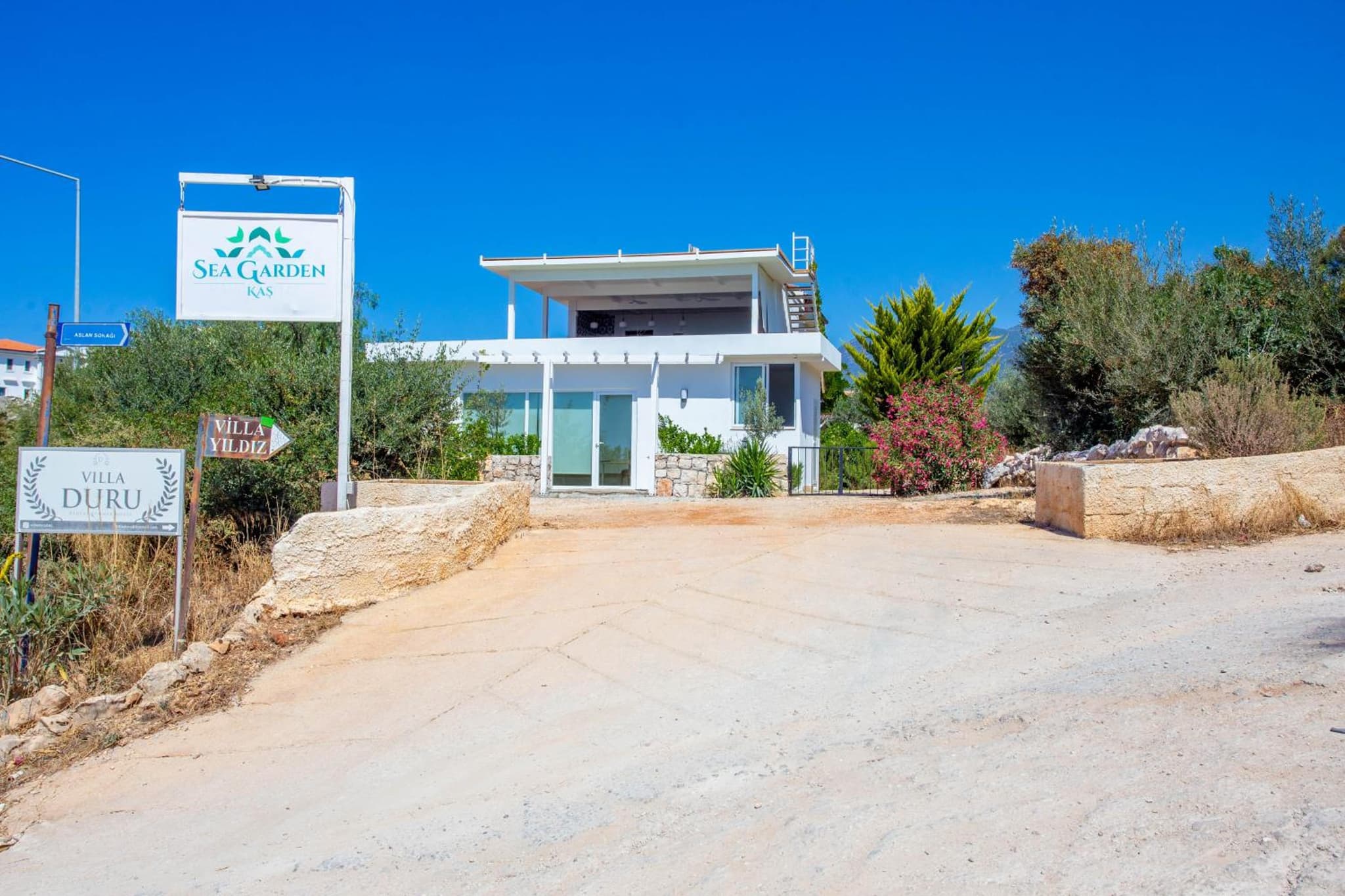 Sea Garden - Image 4