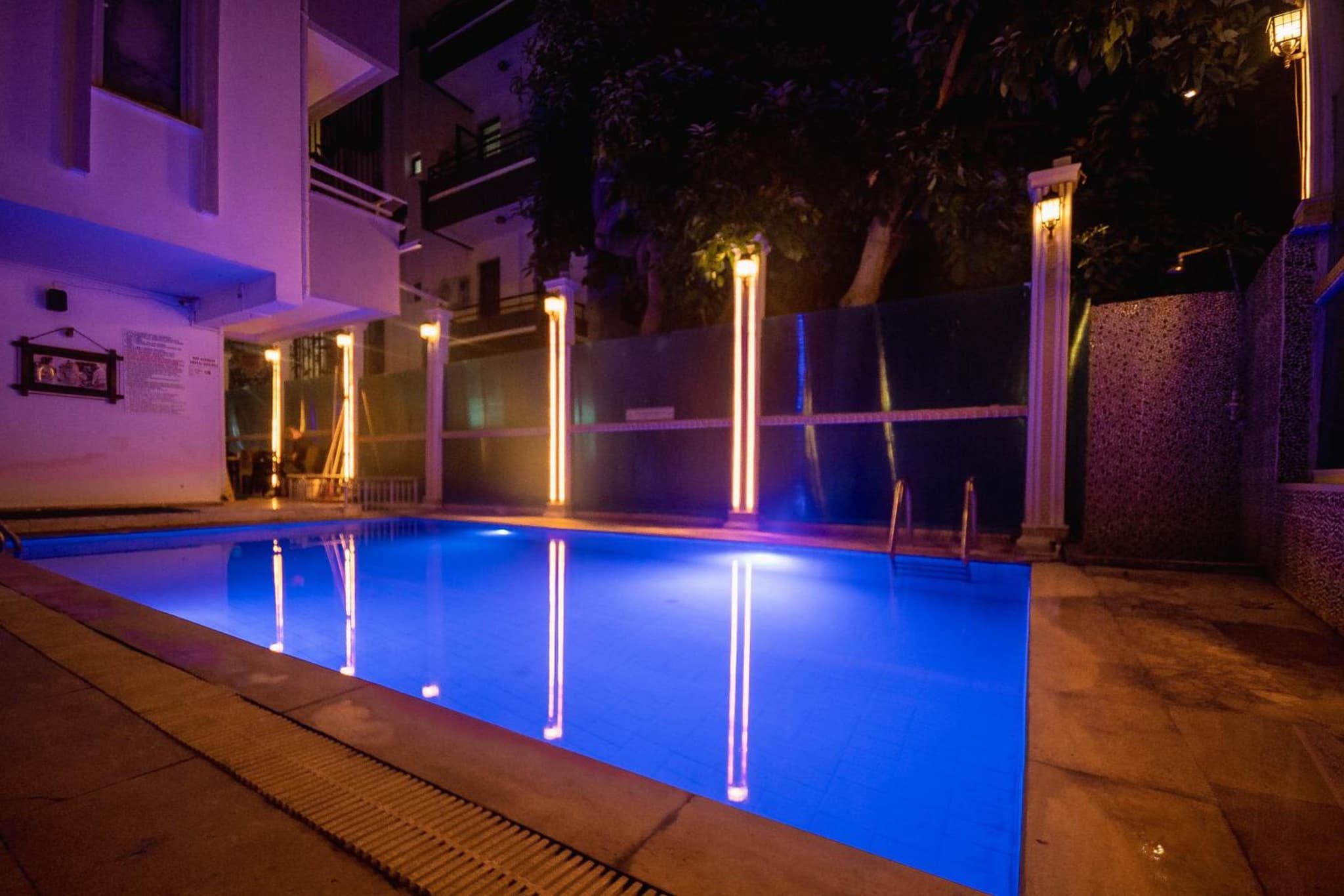 Behram Hotel - Image 2